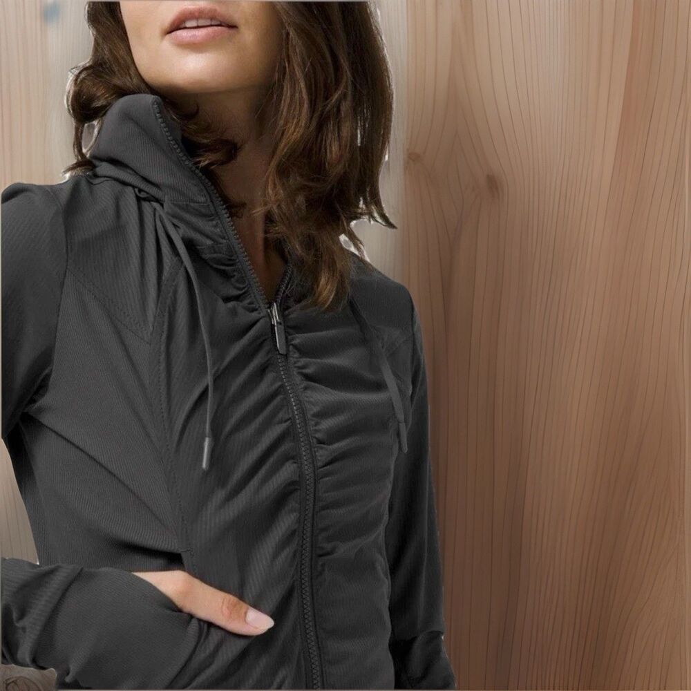 Lululemon Reversible Jacket Women 6 Black Gray Hooded Dance Yoga Zip Up - Picture 9 of 15